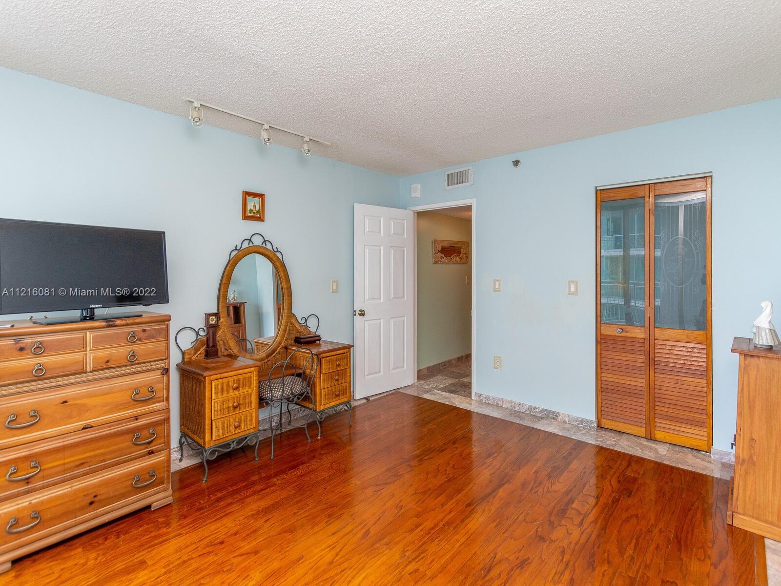 MARBELLA CONDO - Residential