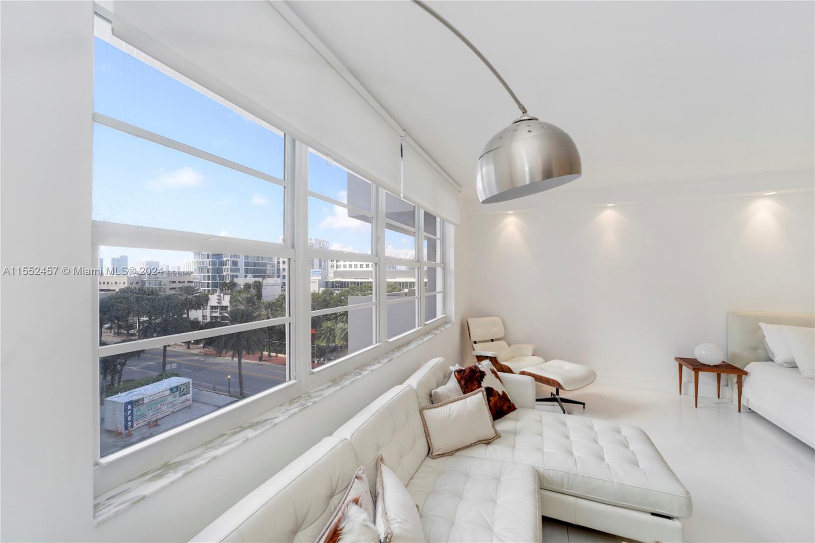 THE DECOPLAGE CONDO - Residential Lease