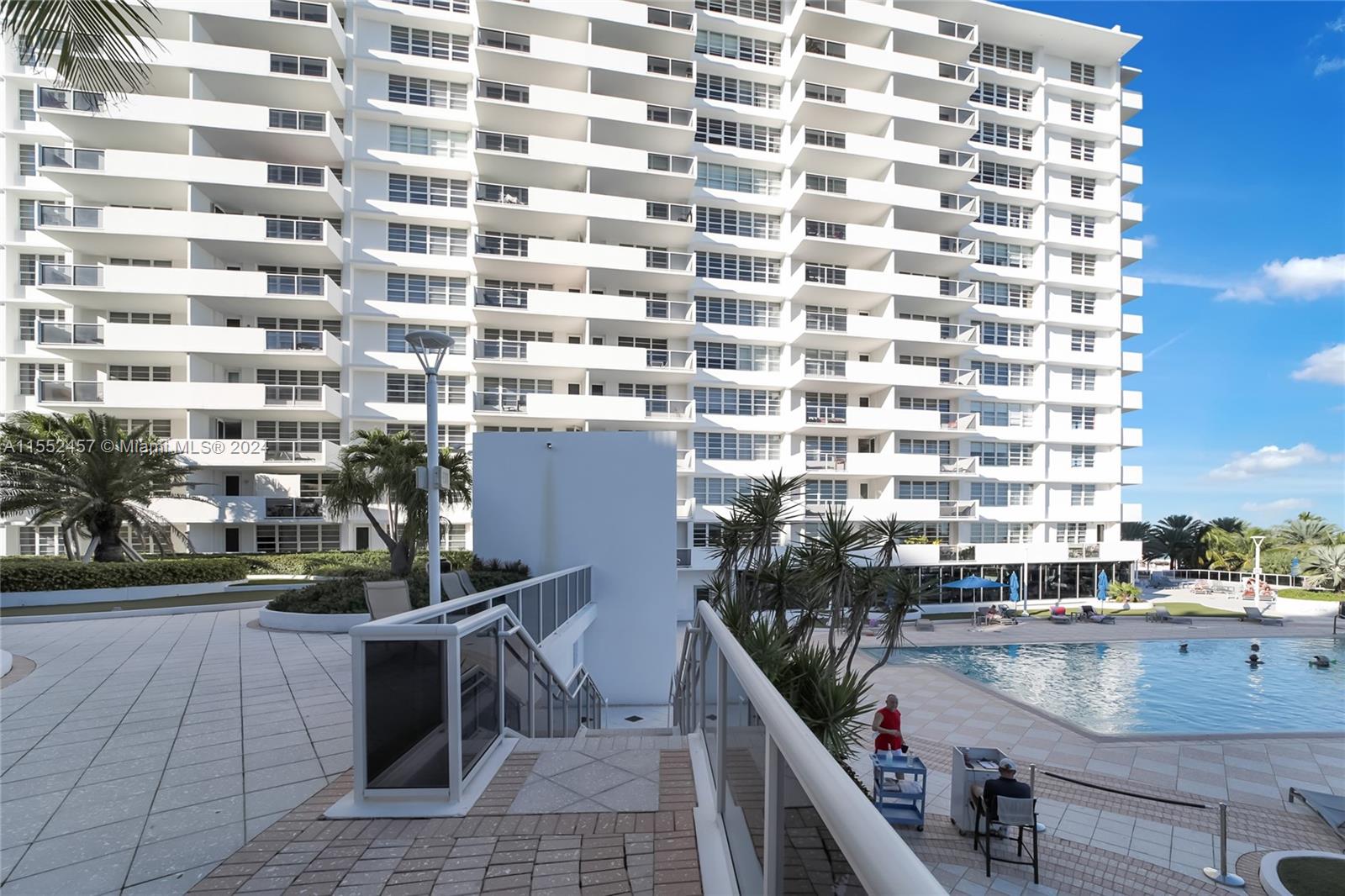 THE DECOPLAGE CONDO - Residential Lease