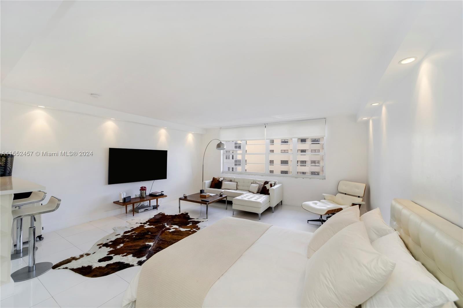 THE DECOPLAGE CONDO - Residential Lease