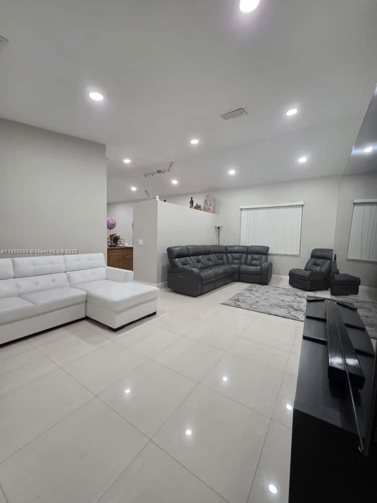 SILVER SHORES (PARCELS A - Residential Lease