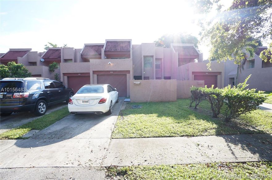 PERFECT FOR 1ST TIME HOMEBUYERS! FORGET THE REST AND BRING YOUR PICKIEST CLIENT TO SEE THIS COMPLETELY REMODELED MASSIVE 2 STORY LAKE FRONT TOWNHOUSE WITH OVER 2,000 SQFT OF ABSOLUTE BEAUTY AND ATTENTION TO DETAIL|ALL NEW KITCHEN WITH GRANITE AND BRAND NEW STAINLESS STEEL APPLIANCES |COMPLETELY RENOVATED BATHROOMS|CROWN MOLDINGS|HIGH END PORCELAIN TILES DOWNSTAIRS WITH NEW HIGH-END WOOD LAMINATE FLOORING UPSTAIRS|1 SMALL PET ALLOWED|PRIVATE DRIVEWAY WITH ONE CAR CARAGE!| SEND ALL OFFERS! WILL NOT LAST!