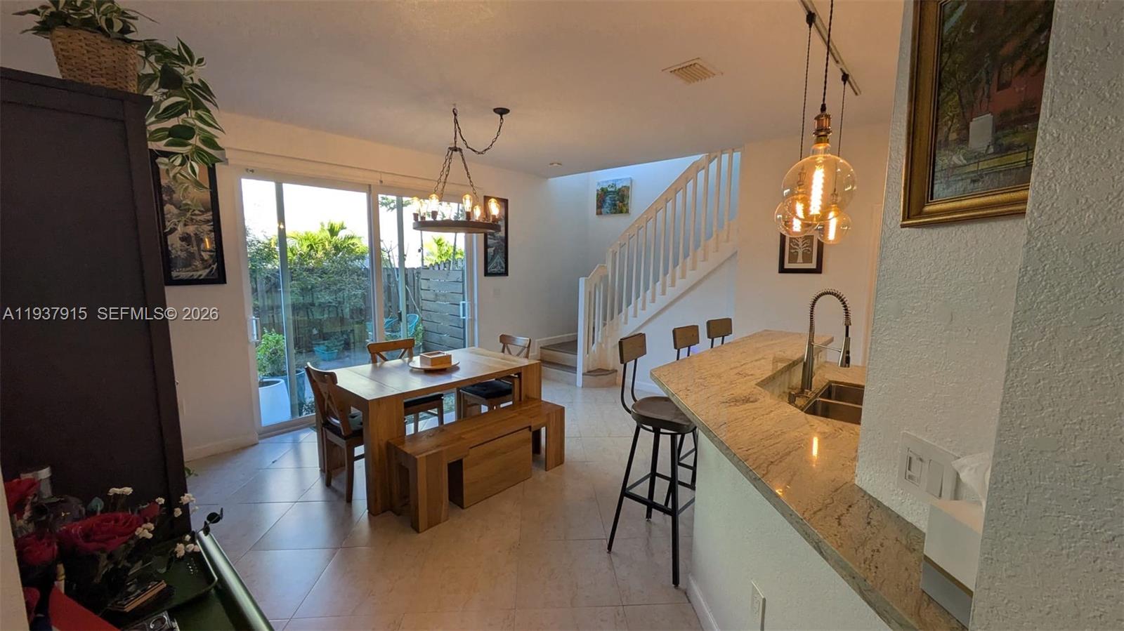 KENDALL BREEZE - Residential