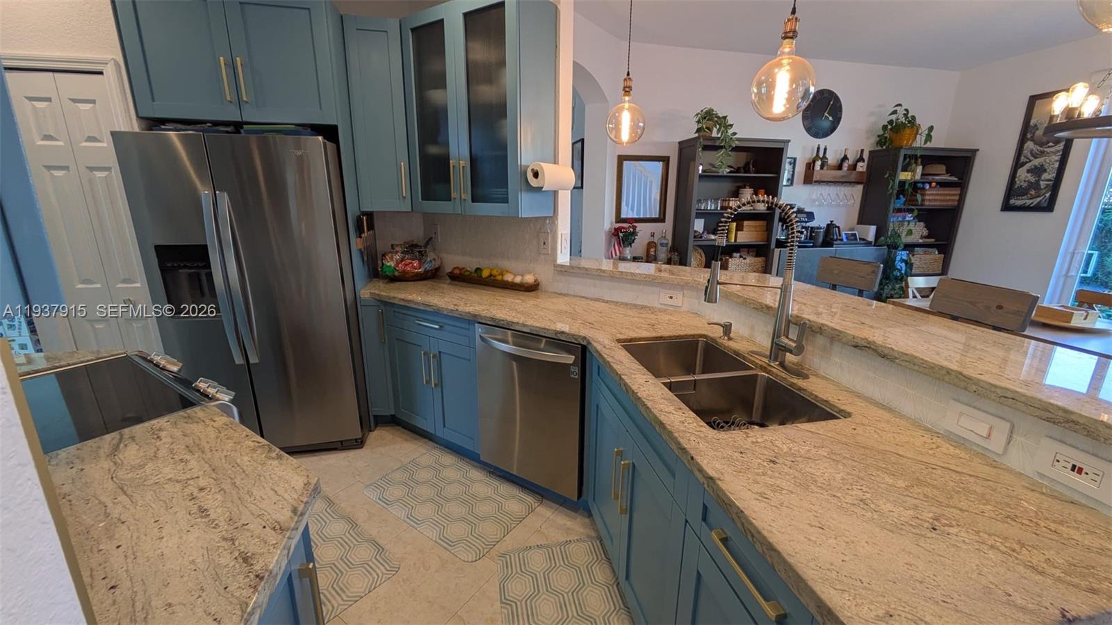 KENDALL BREEZE - Residential