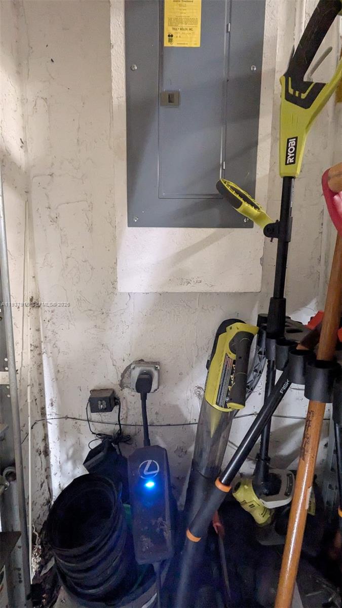 KENDALL BREEZE - Residential