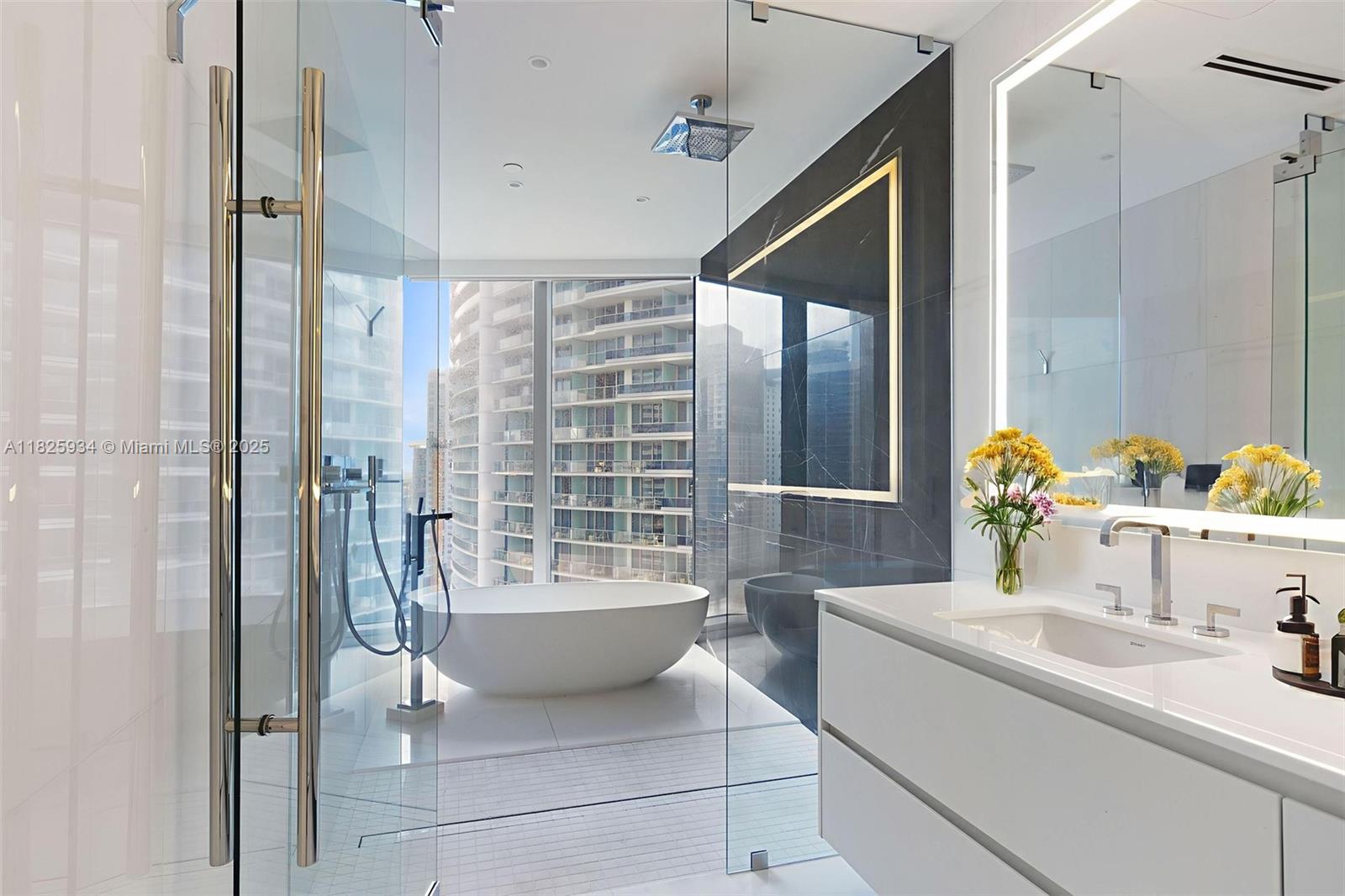 ASTON MARTIN RESIDENCES - Residential