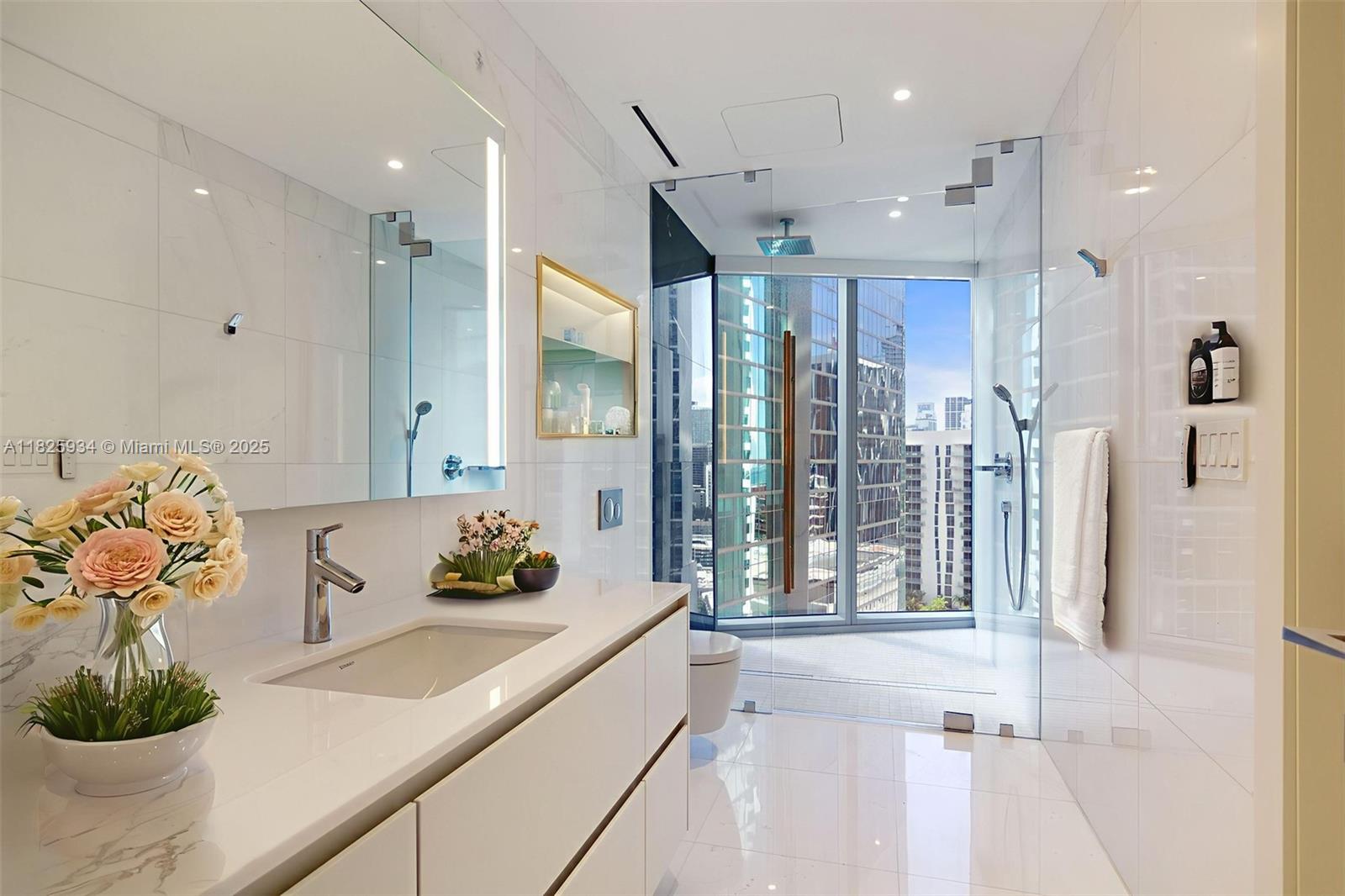 ASTON MARTIN RESIDENCES - Residential