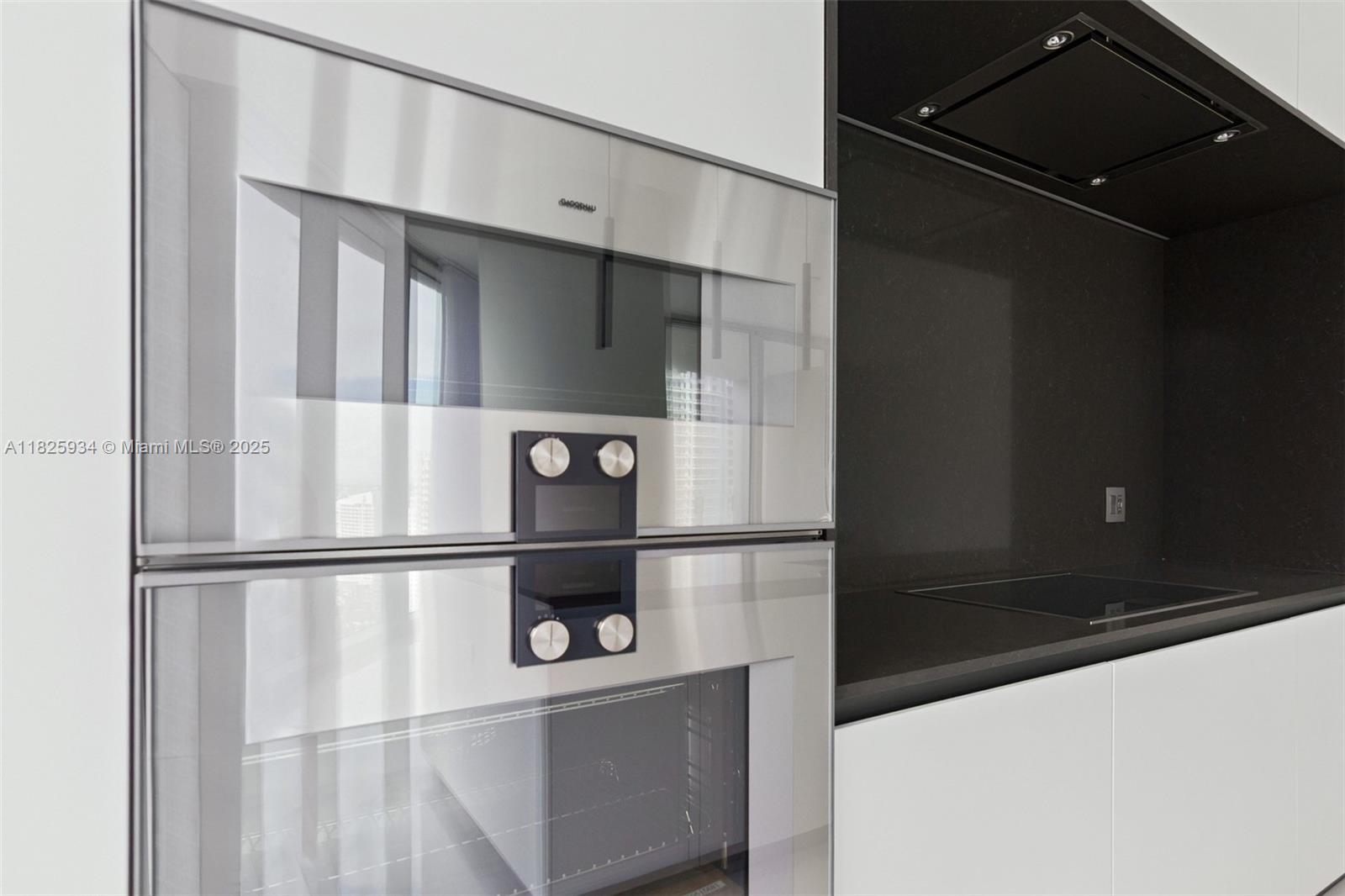 ASTON MARTIN RESIDENCES - Residential