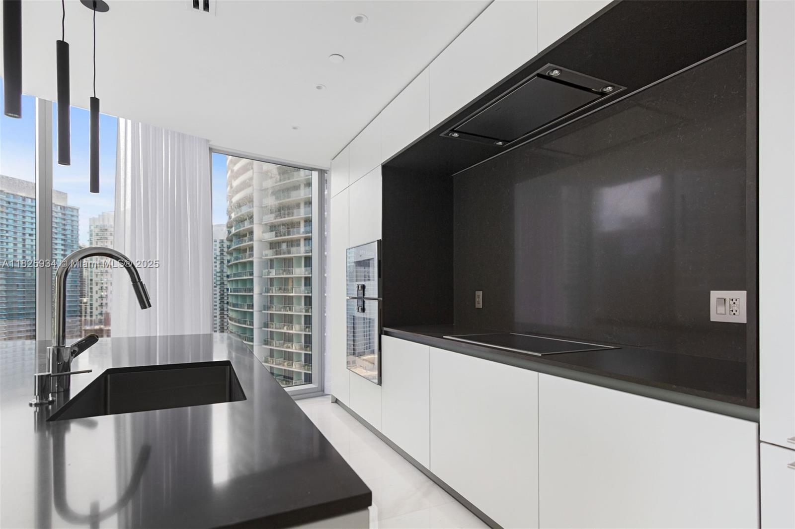 ASTON MARTIN RESIDENCES - Residential