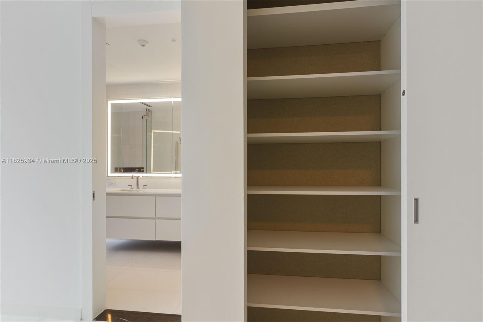 ASTON MARTIN RESIDENCES - Residential