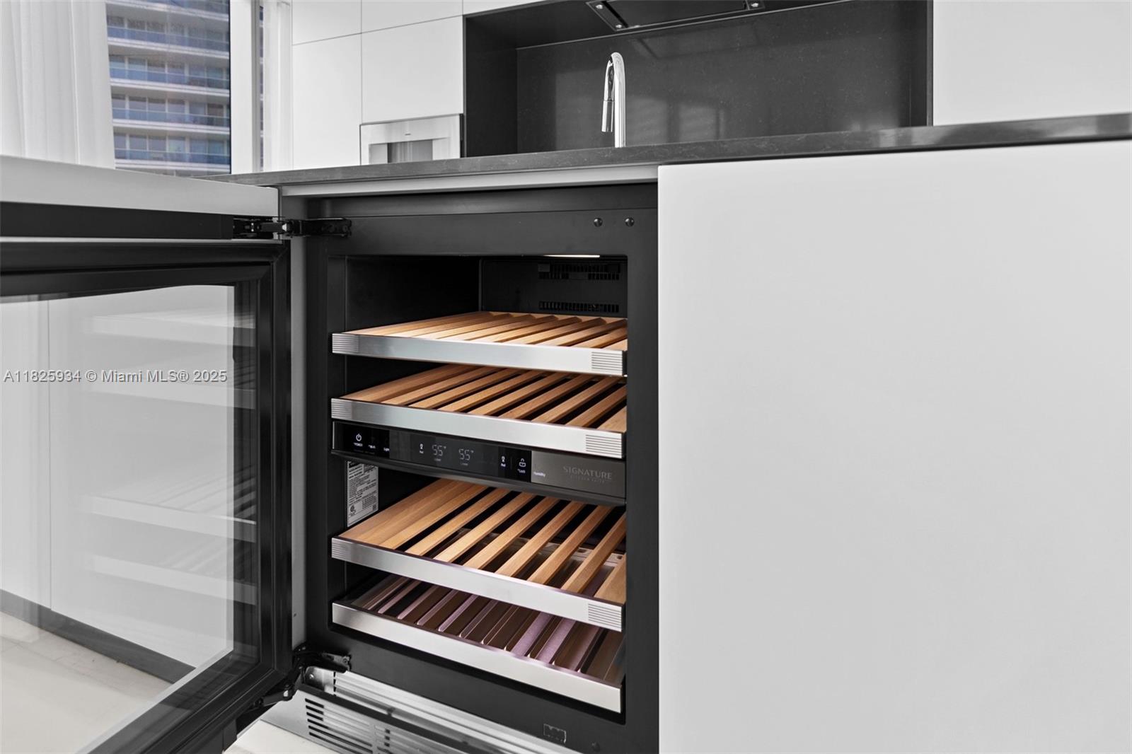 ASTON MARTIN RESIDENCES - Residential