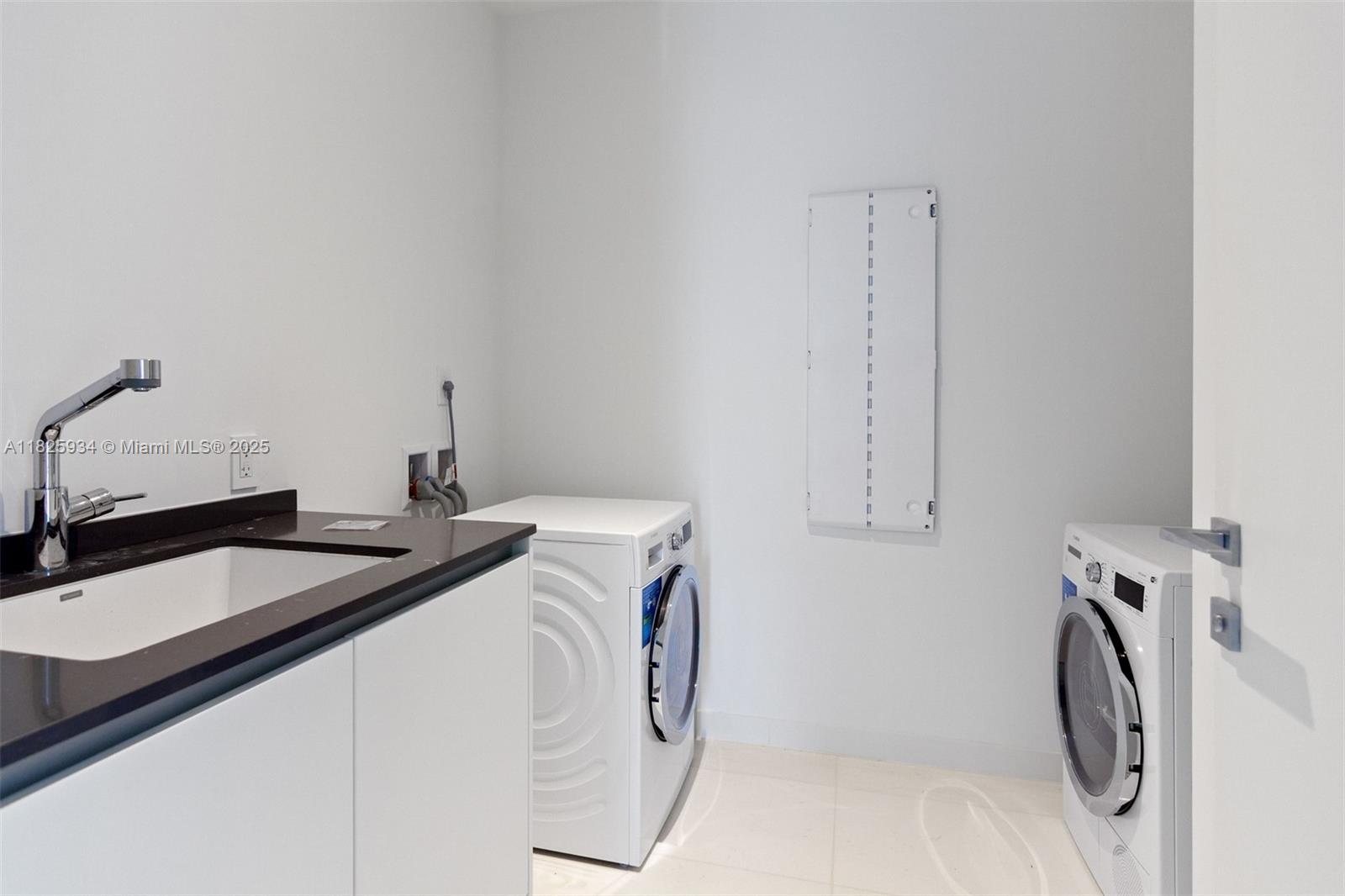 ASTON MARTIN RESIDENCES - Residential