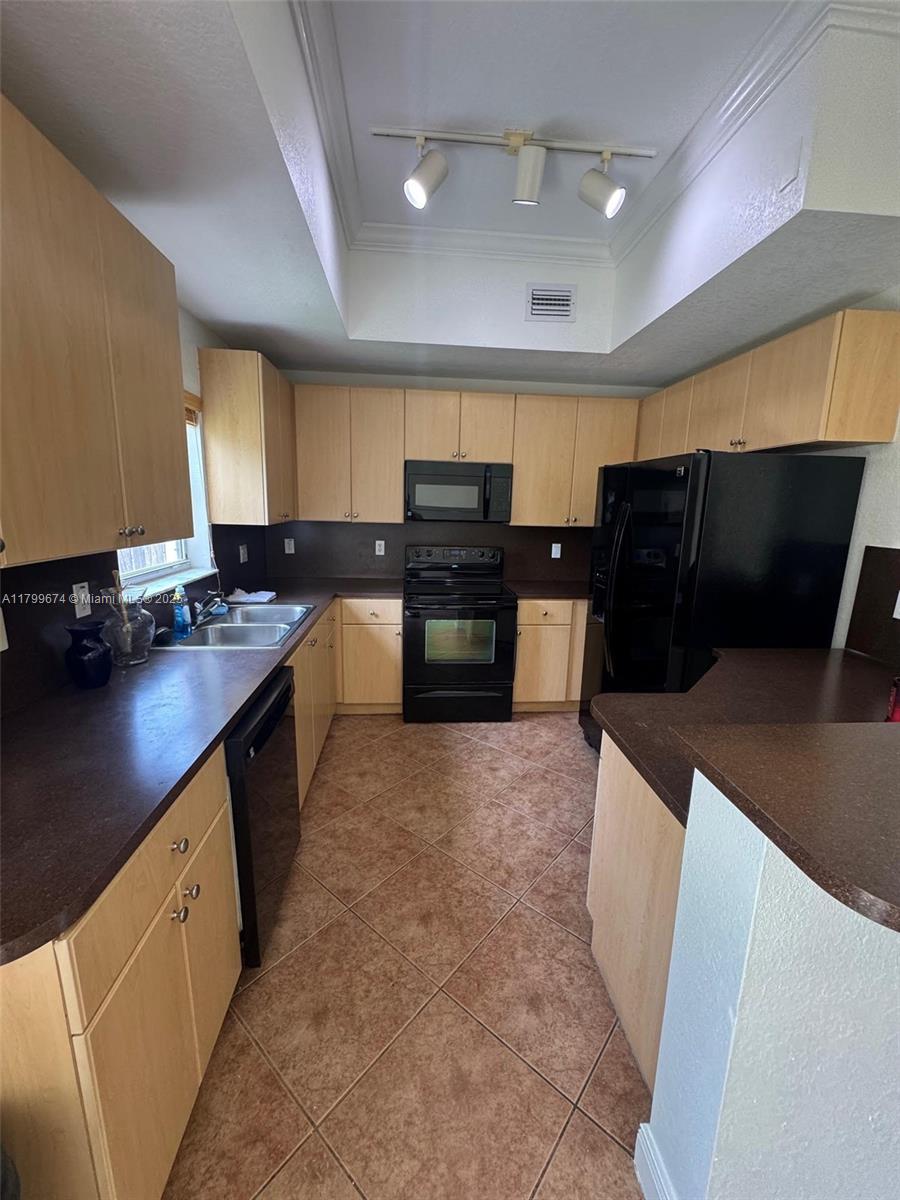 8908 Sw 223rd Ter 8908, Cutler Bay, Miami-Dade County, Florida - 3 Bedrooms  
3 Bathrooms - 