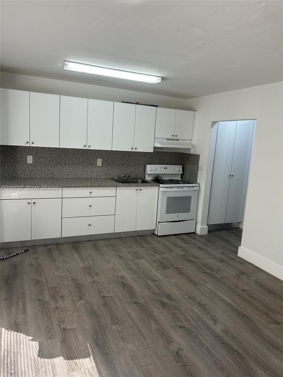 HIALEAH 11TH ADDN - Residential Lease