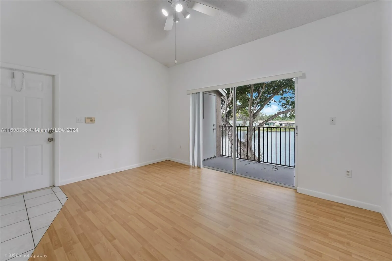 Pembroke Pines, Florida 33024, United States, 1 Bedroom Bedrooms, ,1 BathroomBathrooms,Residential,Pending,31133