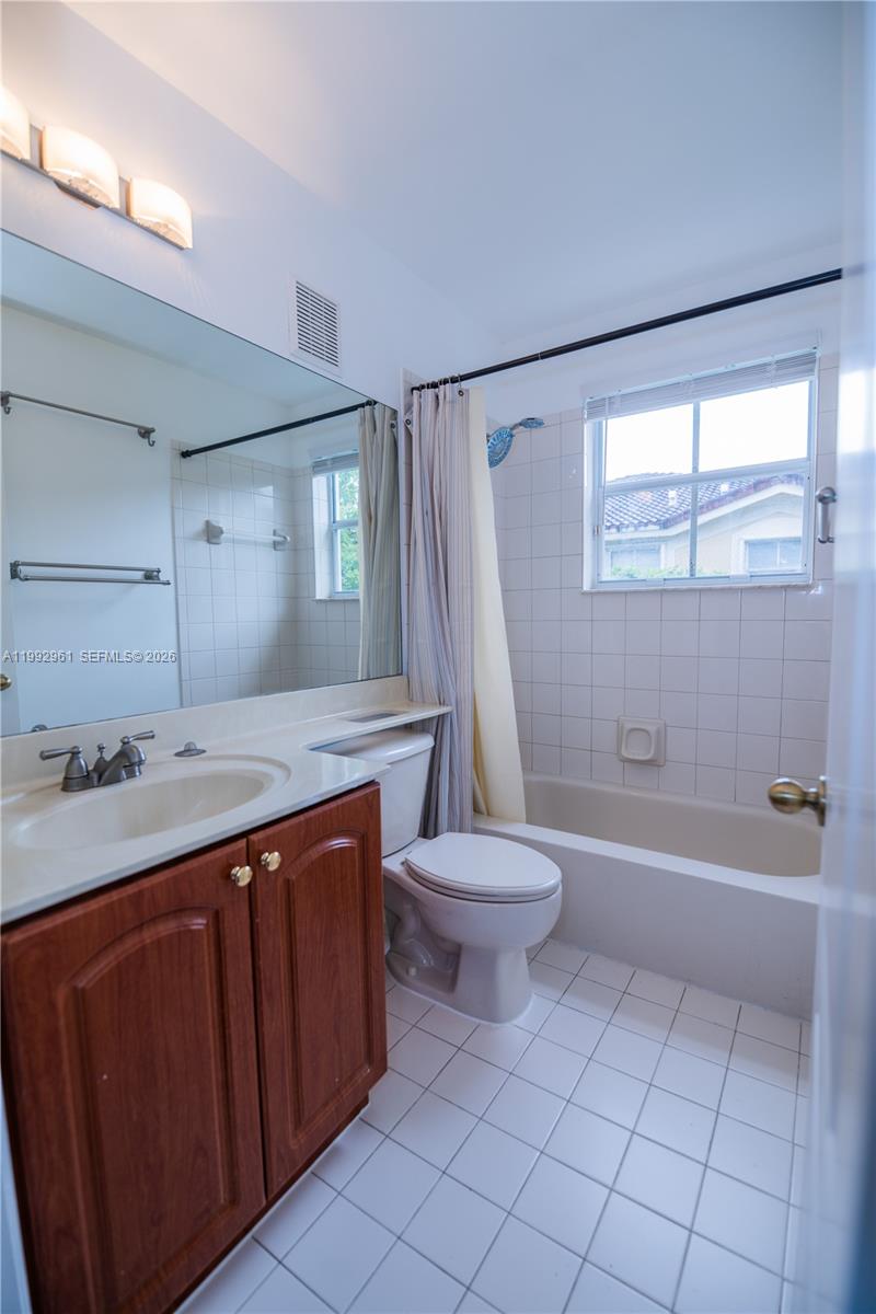 MELROSE POINT CONDO - Residential