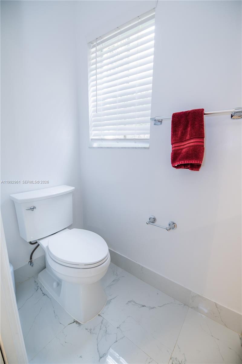 MELROSE POINT CONDO - Residential