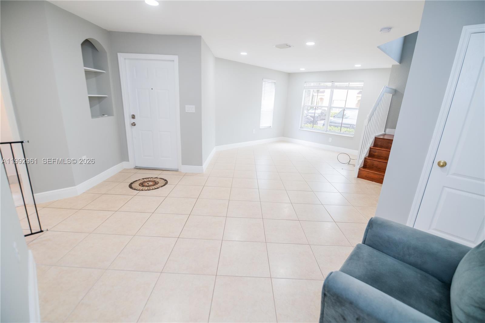 MELROSE POINT CONDO - Residential