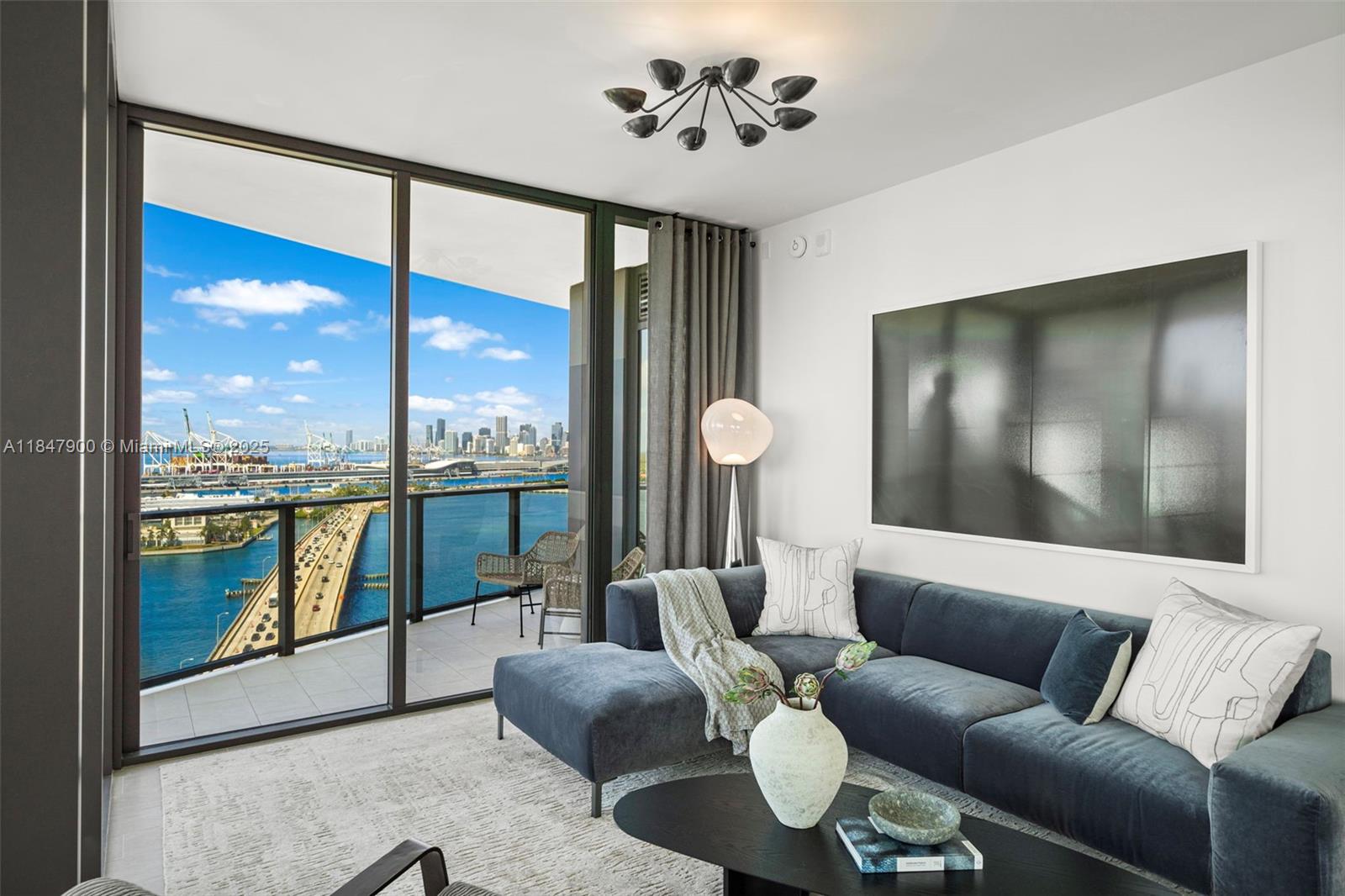 FIVE PARK - Residential