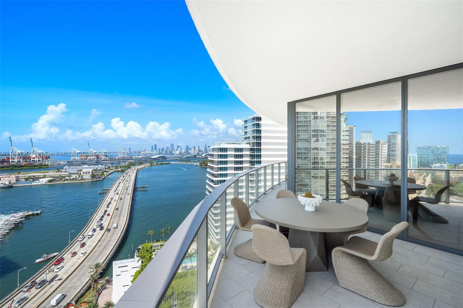 FIVE PARK - Residential