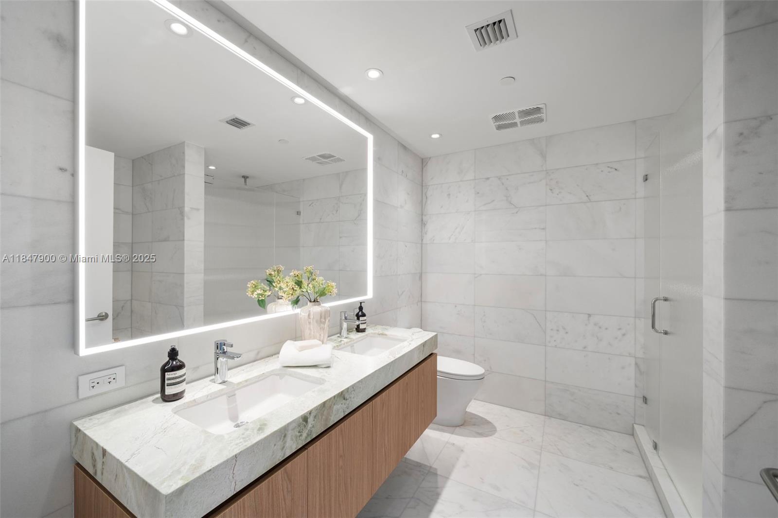 FIVE PARK - Residential