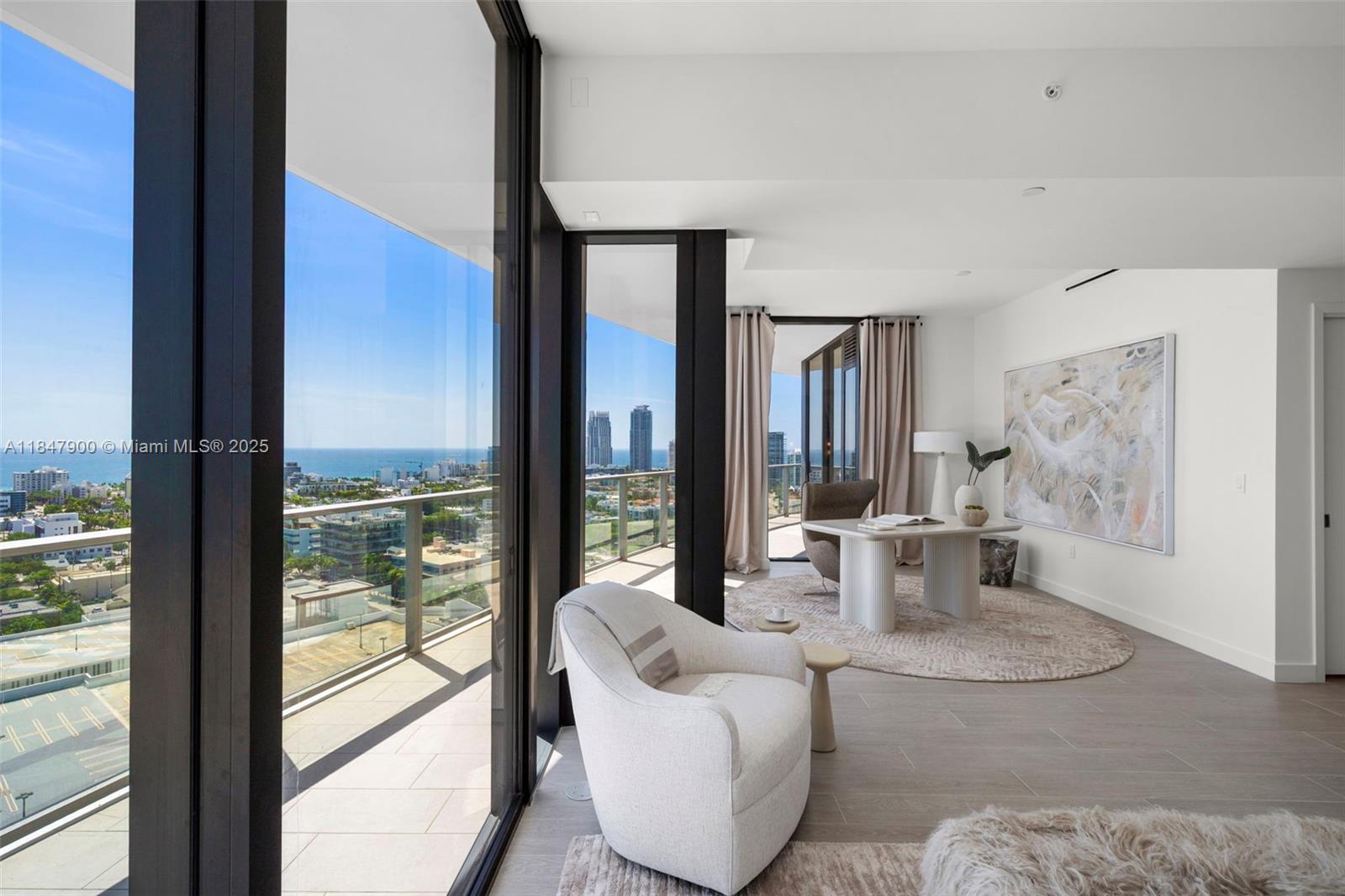 FIVE PARK - Residential