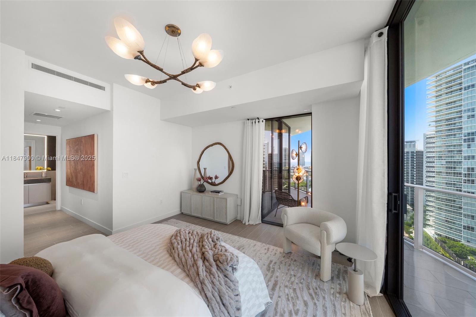 FIVE PARK - Residential