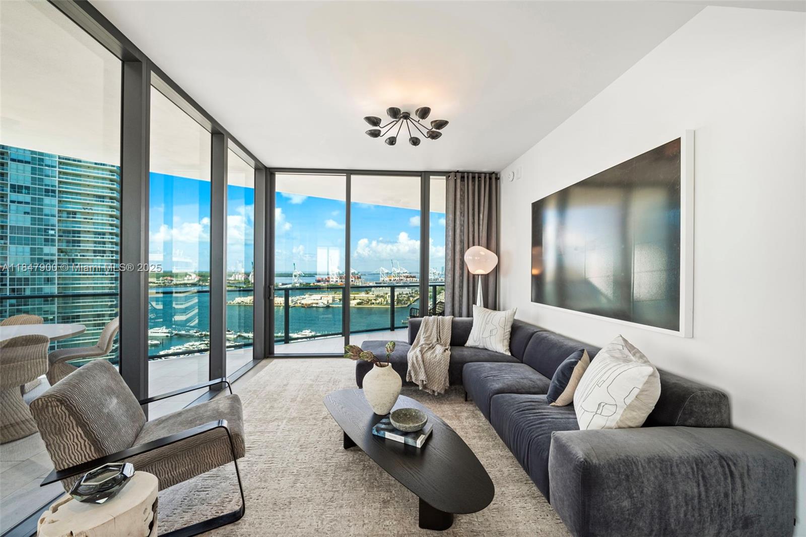 FIVE PARK - Residential