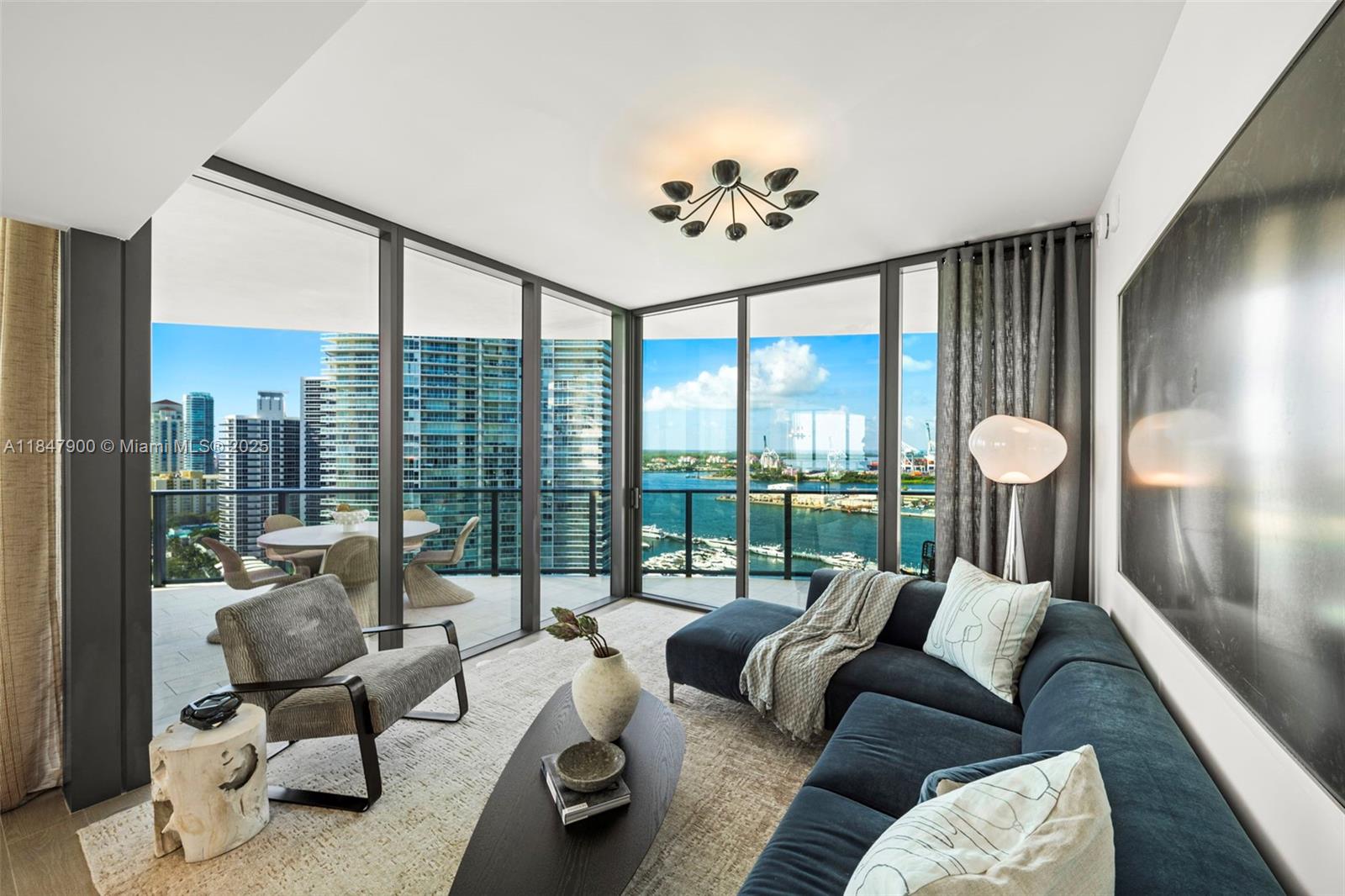 FIVE PARK - Residential