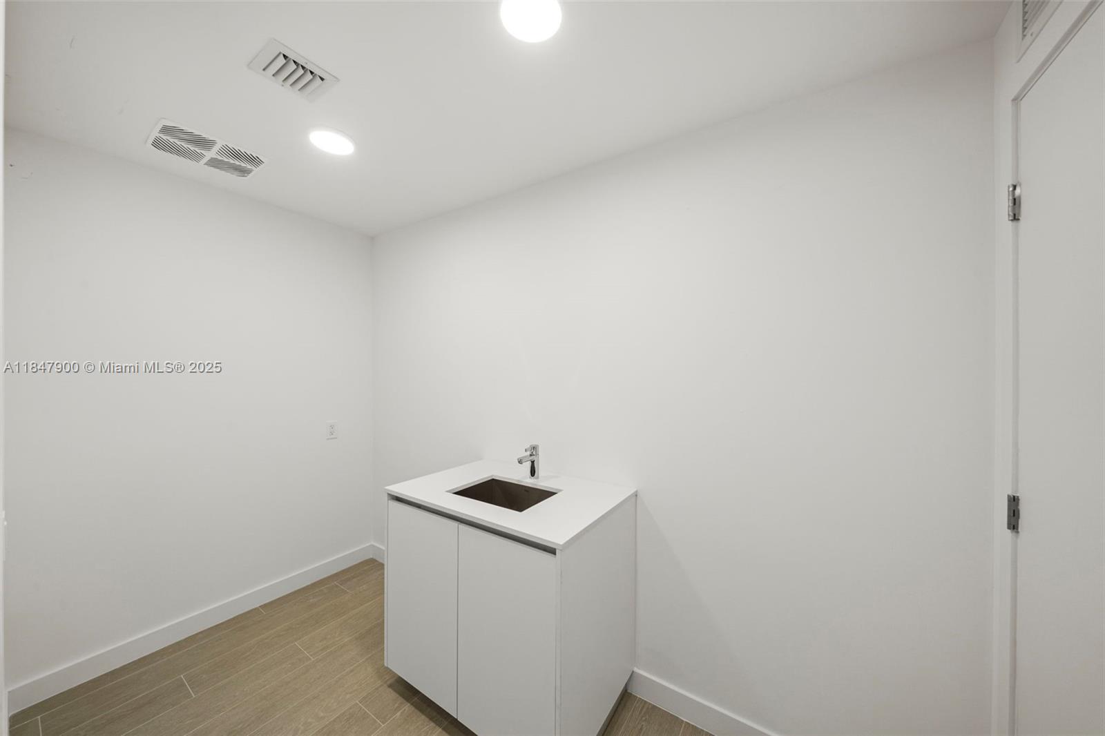 FIVE PARK - Residential