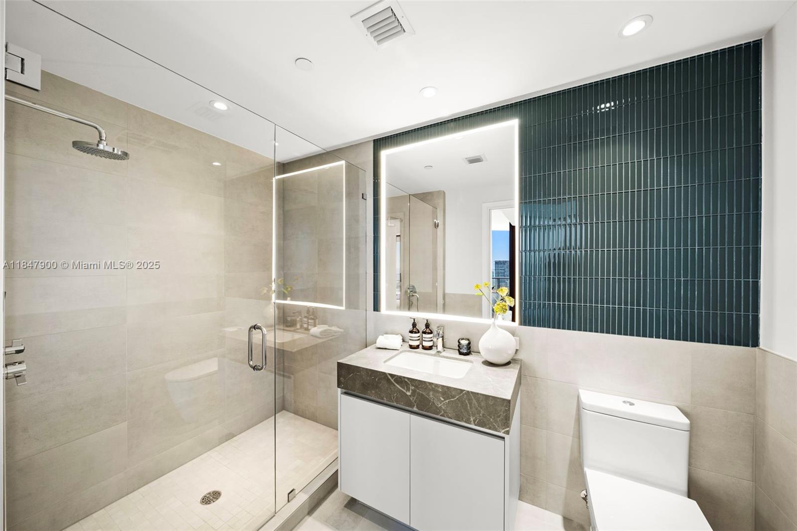 FIVE PARK - Residential