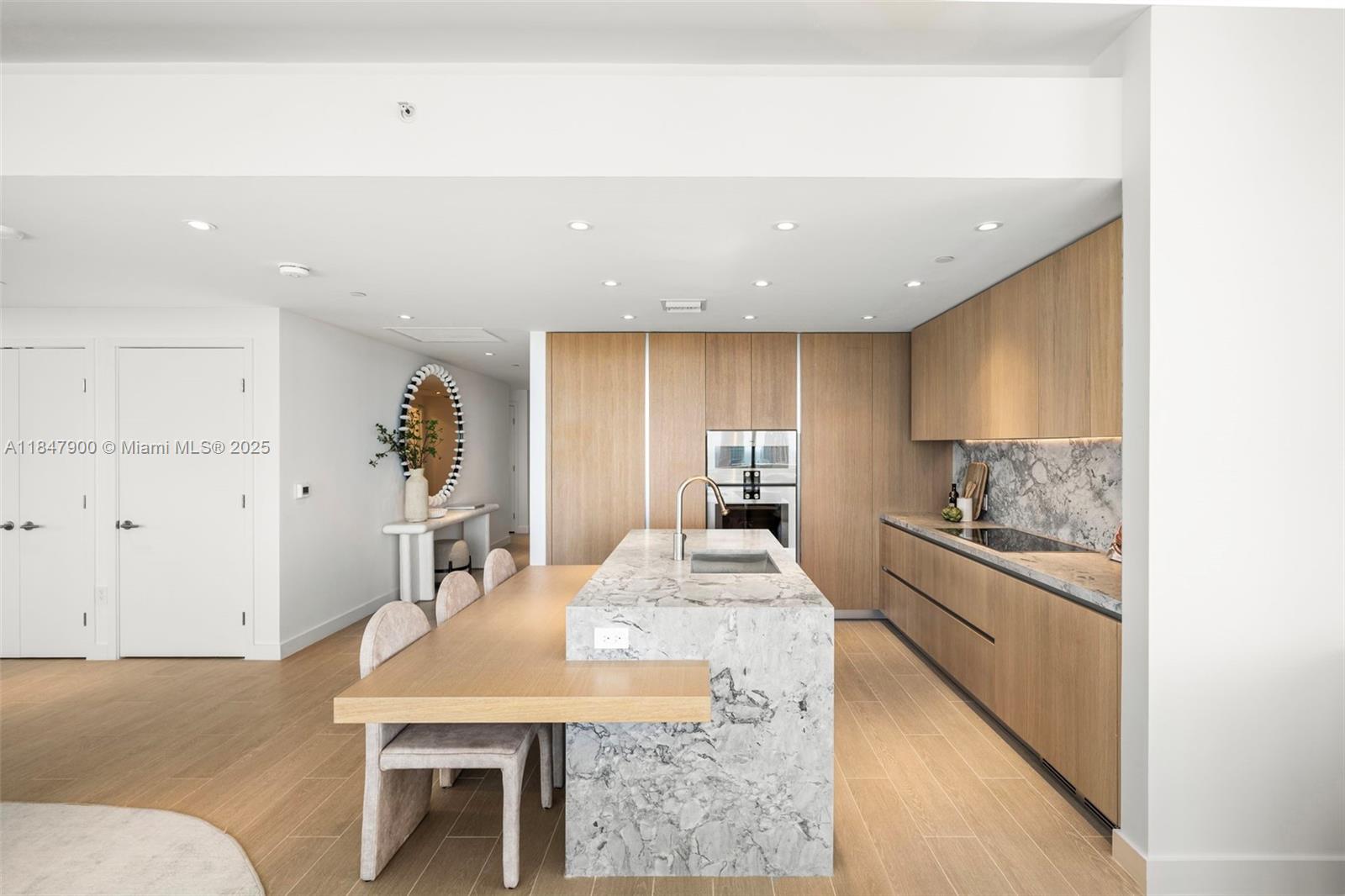 FIVE PARK - Residential