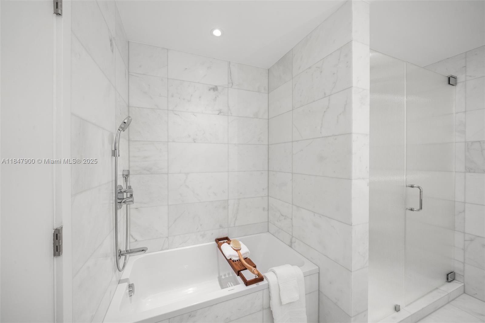 FIVE PARK - Residential