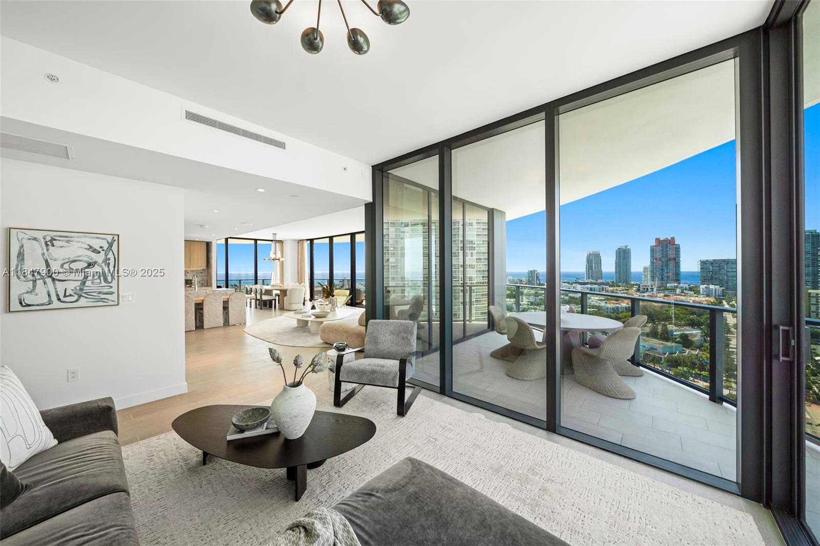 FIVE PARK - Residential