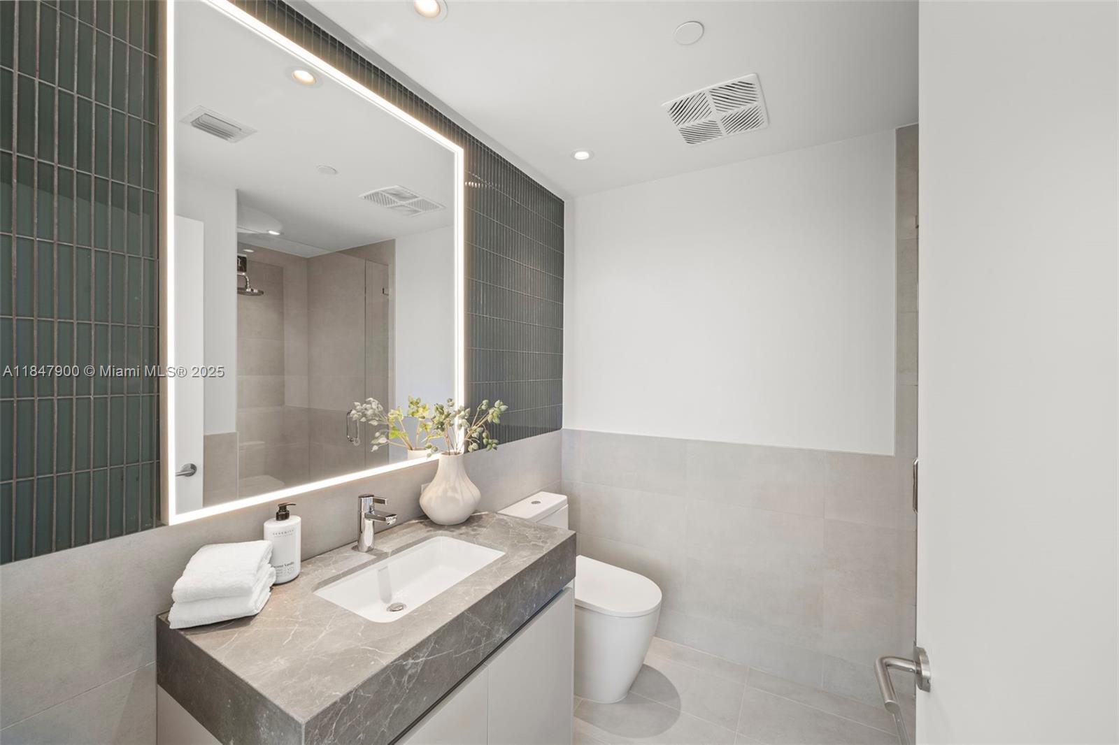 FIVE PARK - Residential