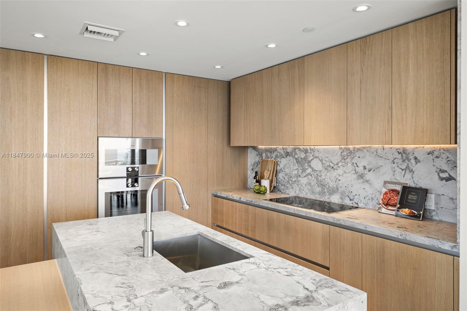 FIVE PARK - Residential