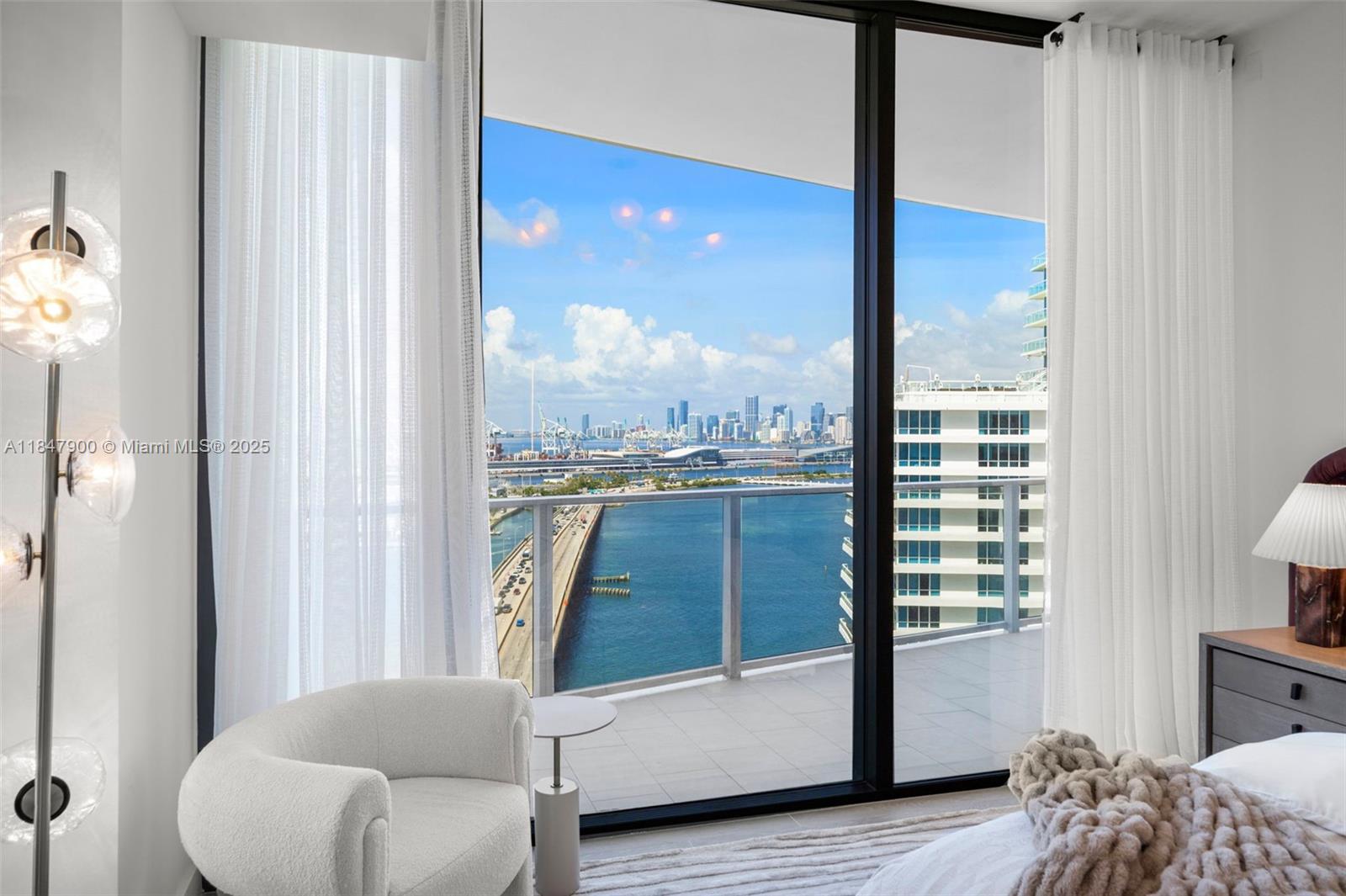 FIVE PARK - Residential