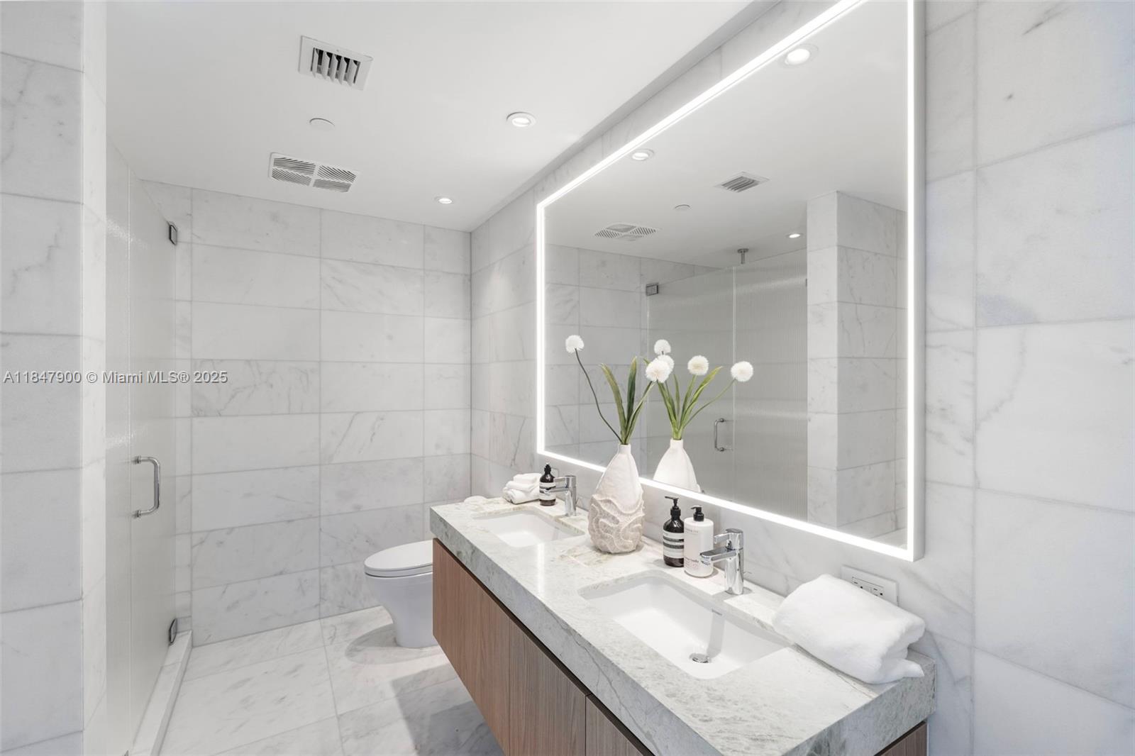 FIVE PARK - Residential