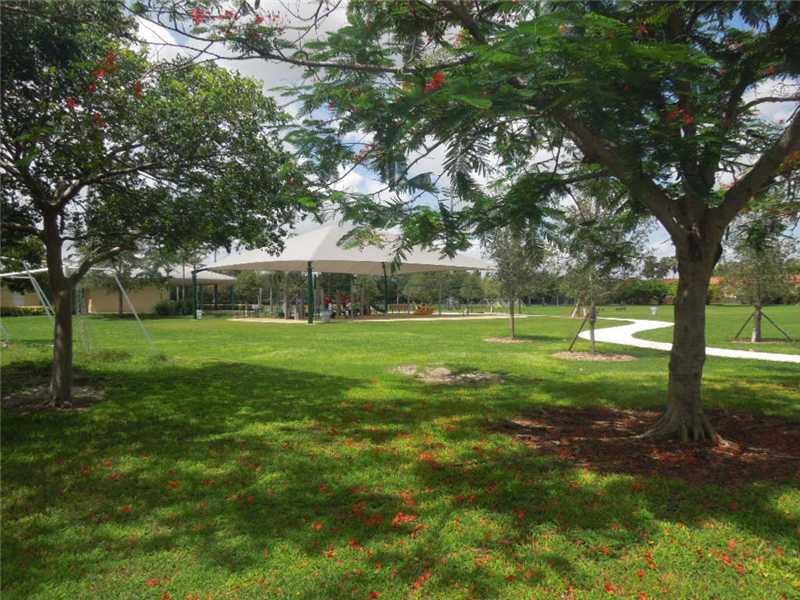 SUNFISH AT THE HAMMOCKS - Residential