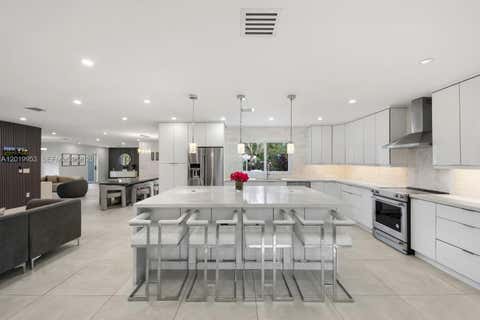 Photo of 600 NE 4th St, Pompano Beach, FL 33060 (MLS # A12019953)