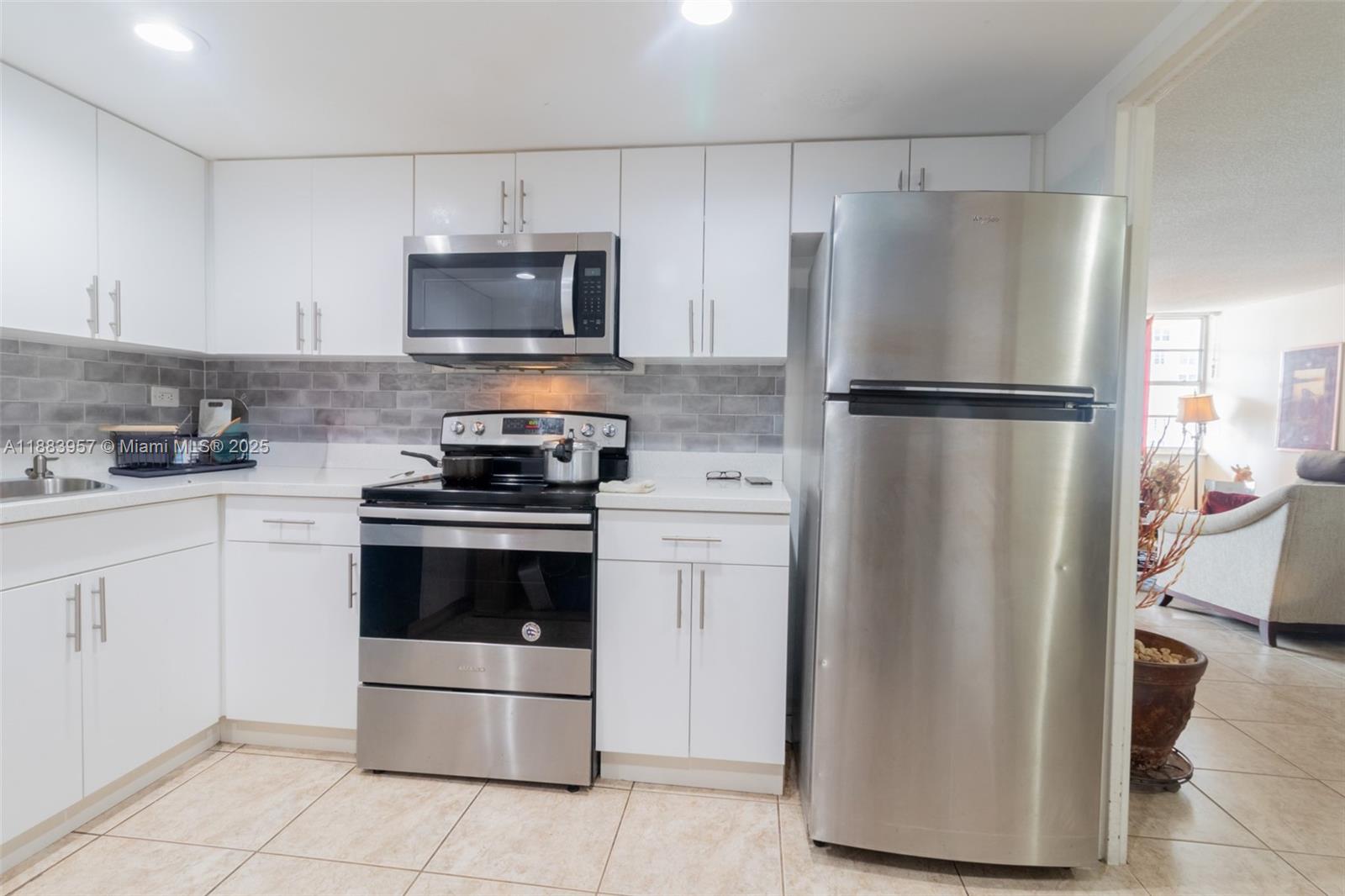 WINSTON TOWERS 200 - Residential