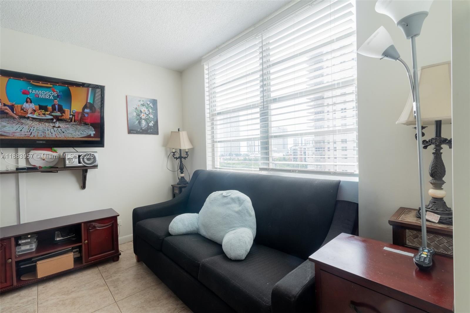 WINSTON TOWERS 200 - Residential