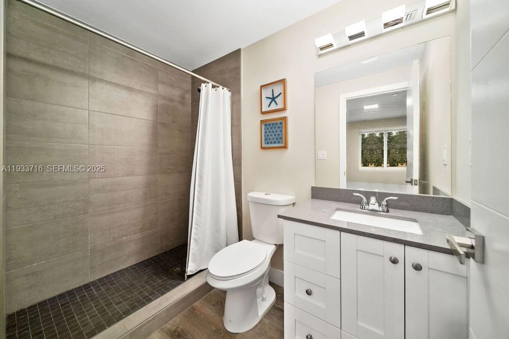 HOLLYWOOD PARK - Residential Lease