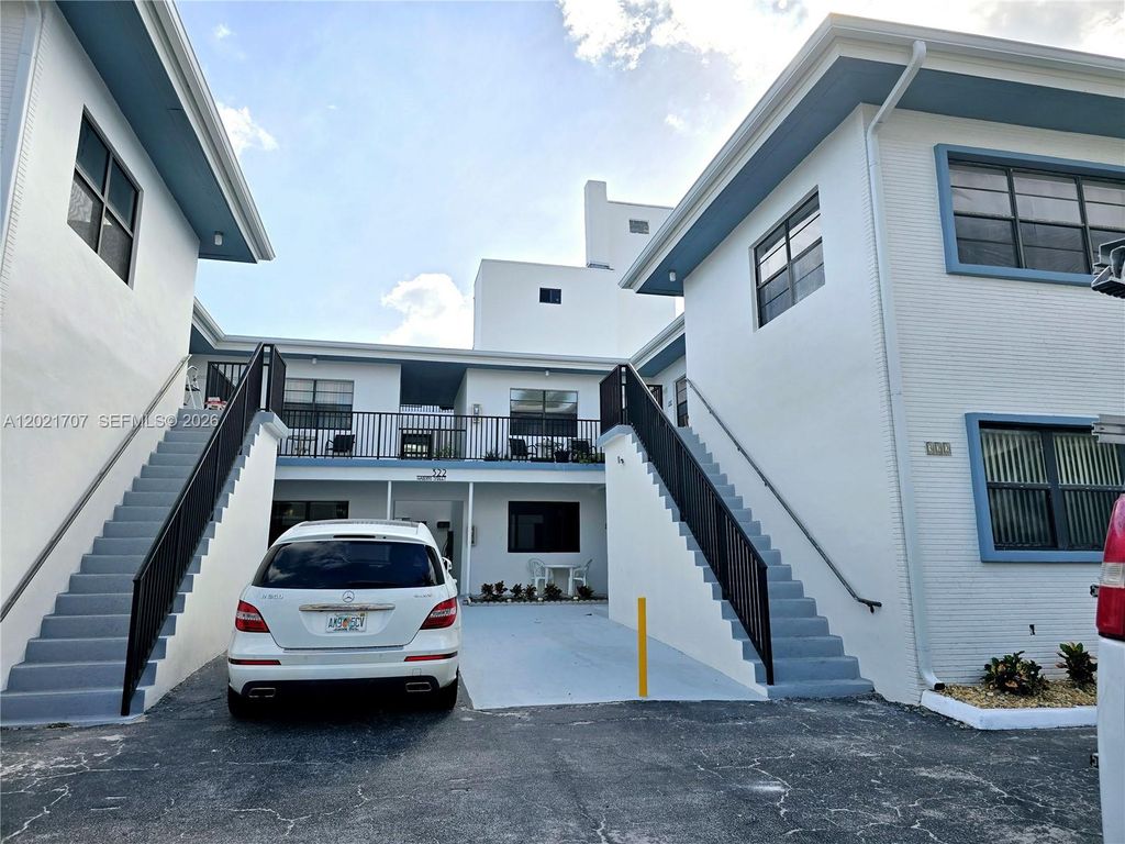 Photo of 322 Harding St #B101, Hollywood, FL 33019 (MLS # A12021707)