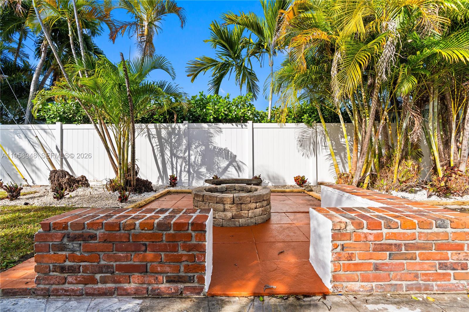 CORAL RIDGE COUNTRY CLUB - Residential