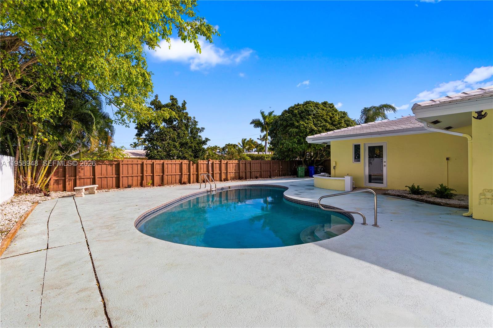 CORAL RIDGE COUNTRY CLUB - Residential