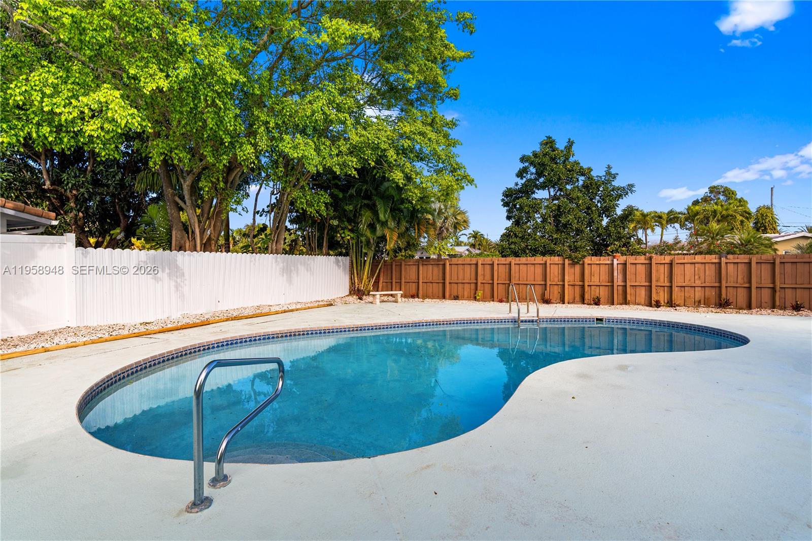 CORAL RIDGE COUNTRY CLUB - Residential