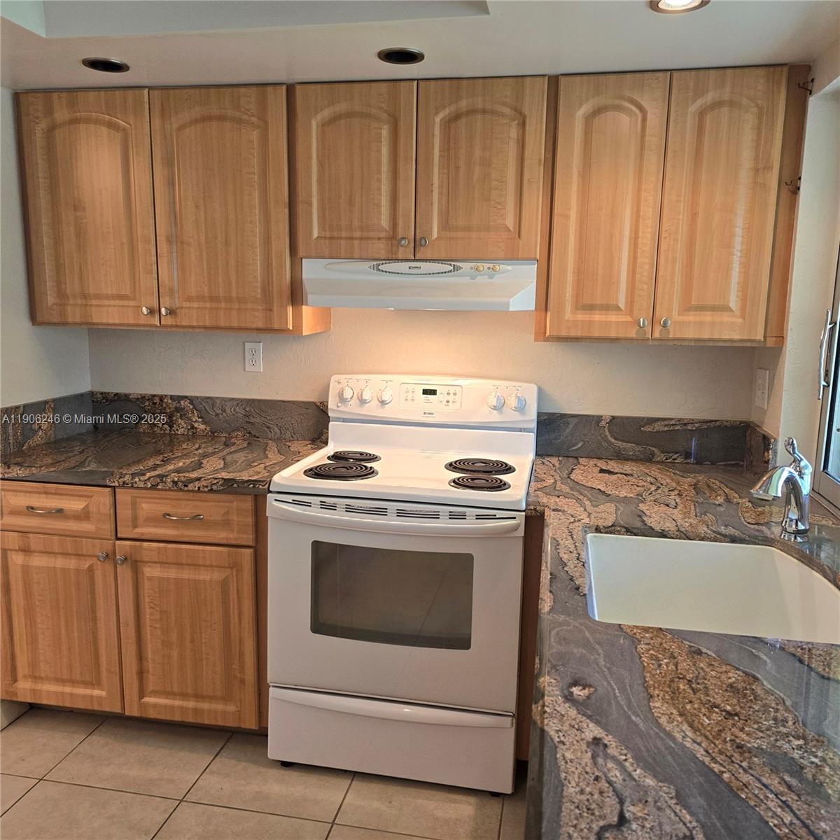 LIME BAY CONDOMINIUM 2 - Residential