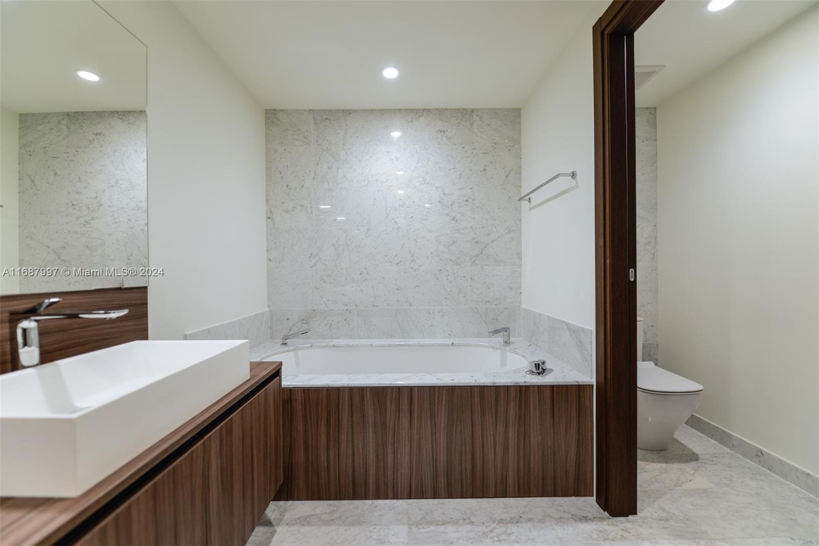 BRICKELL FLATIRON CONDO - Residential