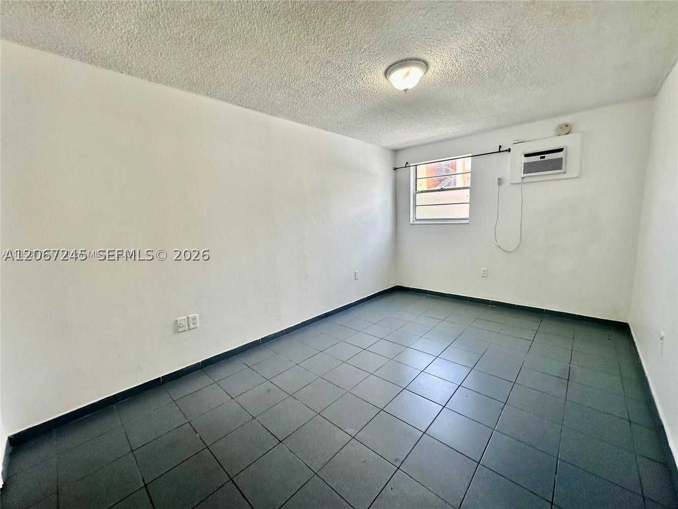 718 SW 11th Ave 8